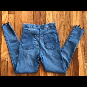 SOLD. Free People Skinny Jeggings